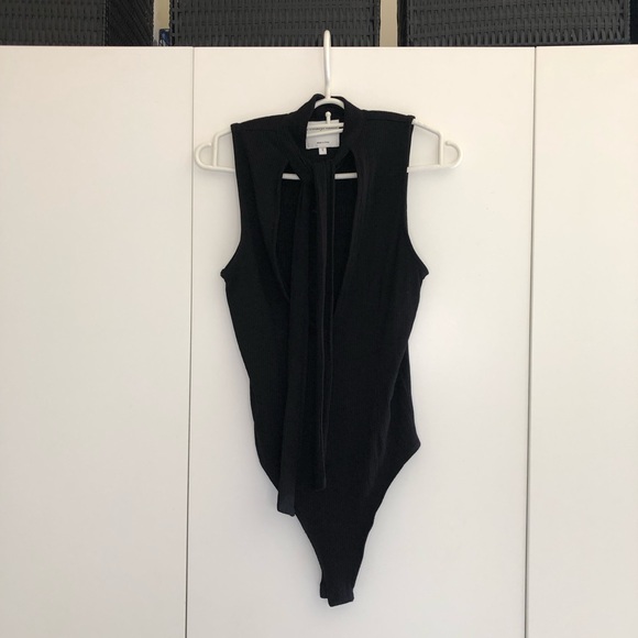 Black sleeveless bodysuit with neck tie - Picture 5 of 6